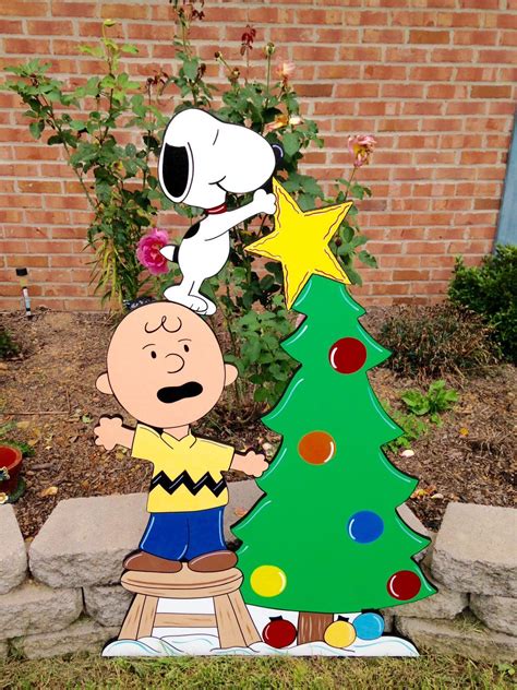 outdoor snoopy christmas decorations